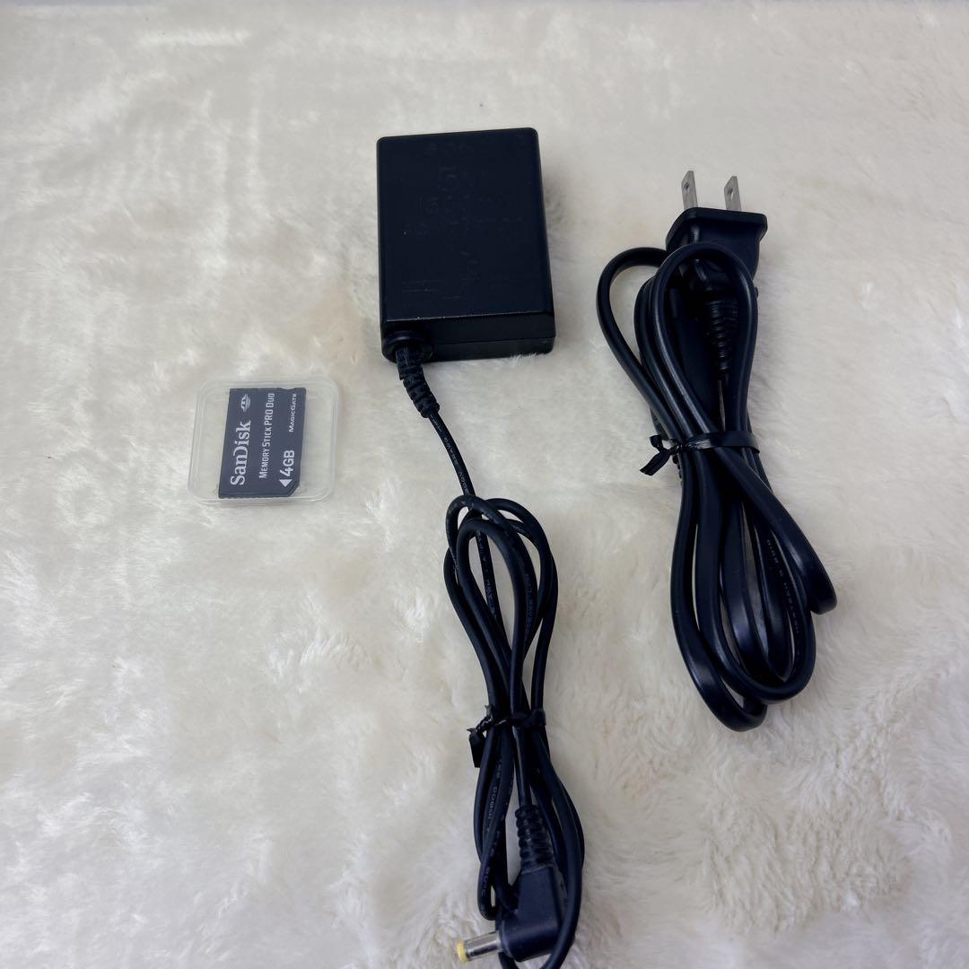 【完美品】新品バッテリー付き PSP3000 ラディアント レッド 【完美品】新品バッテリー付き PSP3000 ラディアント レッド