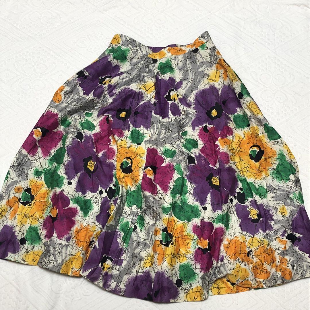 多色の花柄デザイン 膝丈スカート - メルカリ