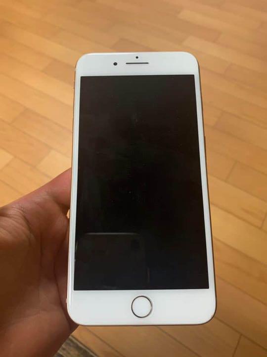 iPhone 8 Plus Gold 64 GB SIMフリー