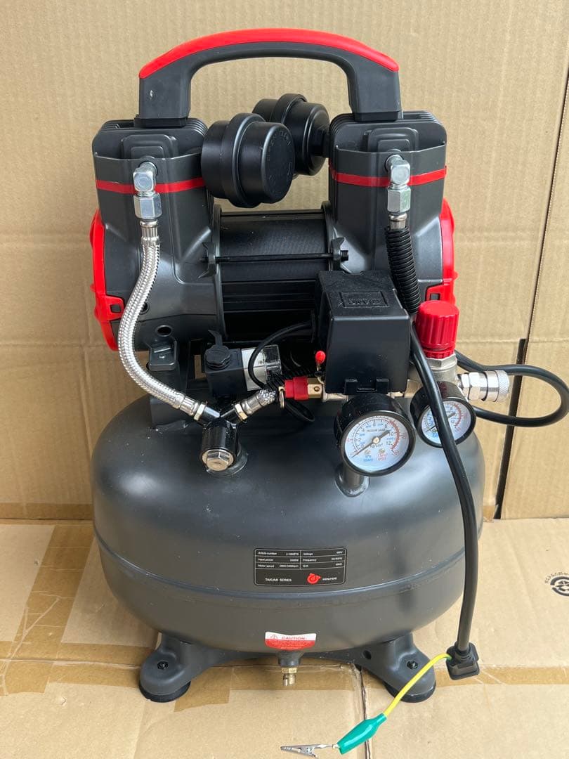 縦型高回転モーター搭載 エアコンプレッサー１８Ｌ　100V