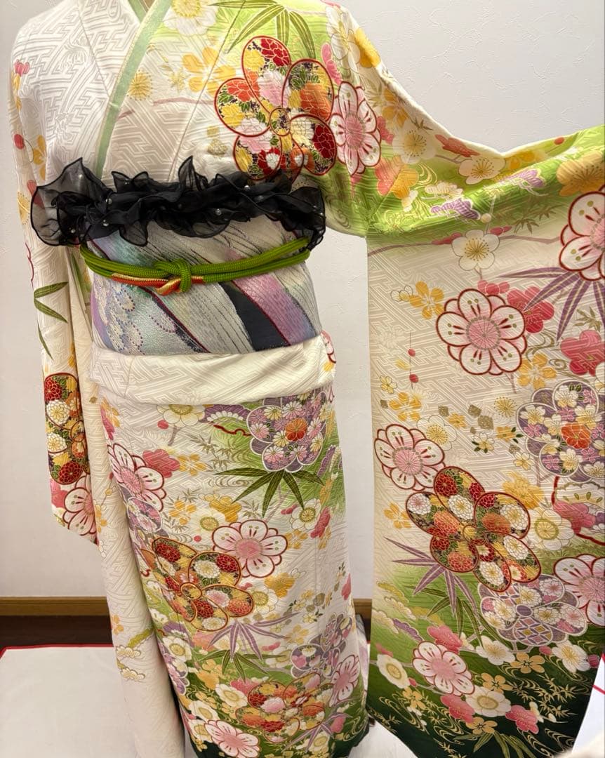 成人式 高級振袖 正絹 白 緑 黄緑 花柄 伊達襟 袋帯 帯揚げ 帯締め