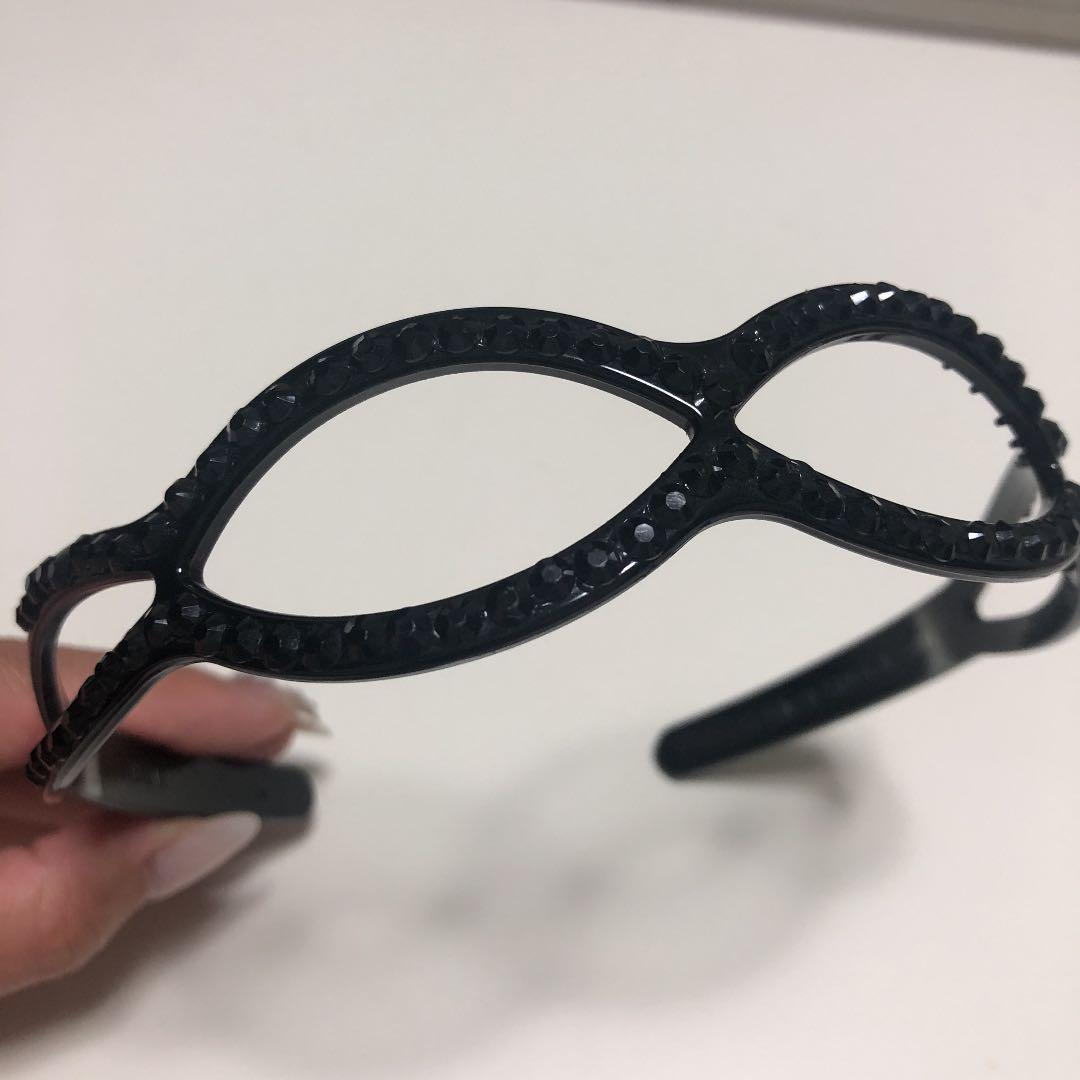 メルカリ 韓国 カチューシャ スワロフスキー キラキラ ヘアバンド カチューシャ 300 中古や未使用のフリマ