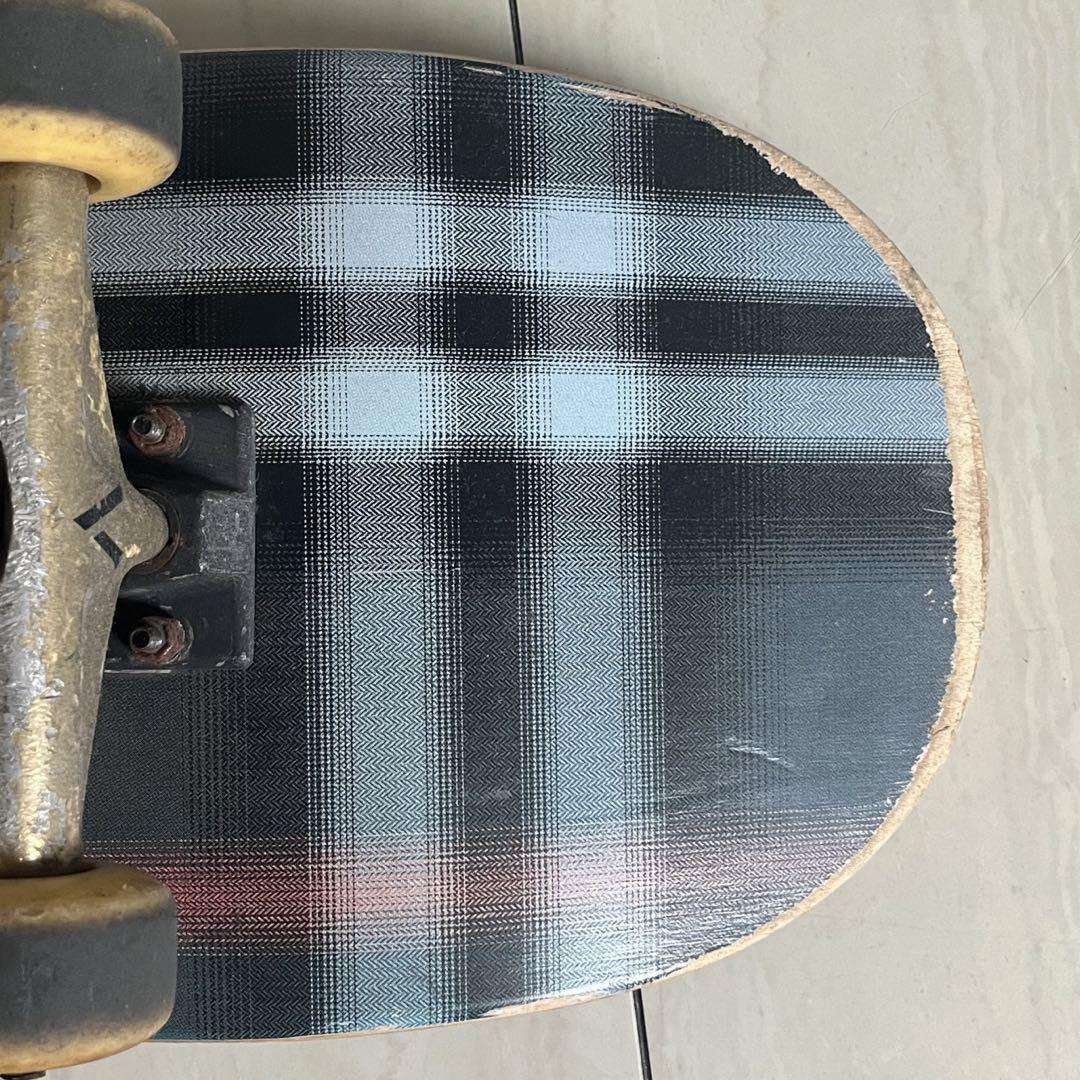 スケートボード burberry pop trading company