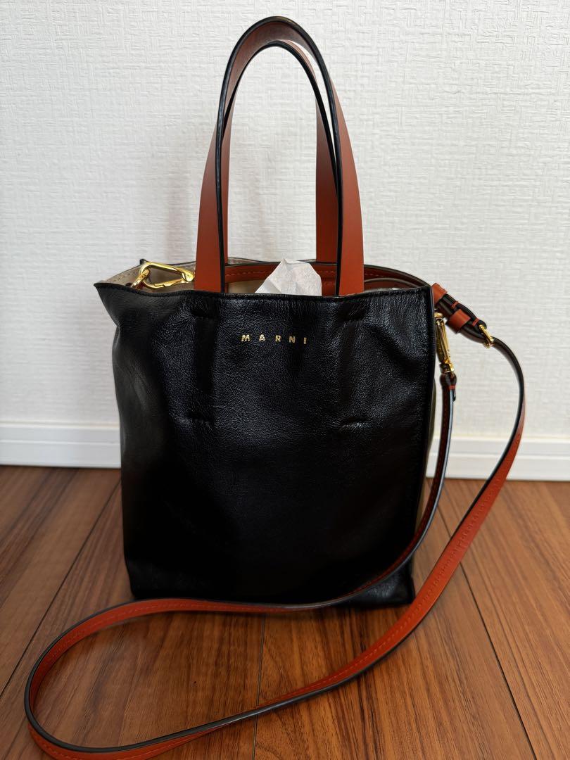 MARNI MUSEO SOFT ミニバッグ ブラック&グリーン MUSEO SOFT mini bag in black and green leather | Marni