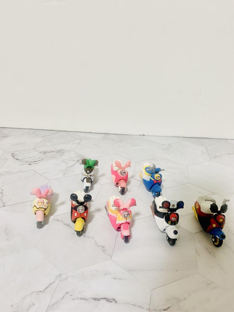 ディズニーキャラクター ミニスクーター 8個セット