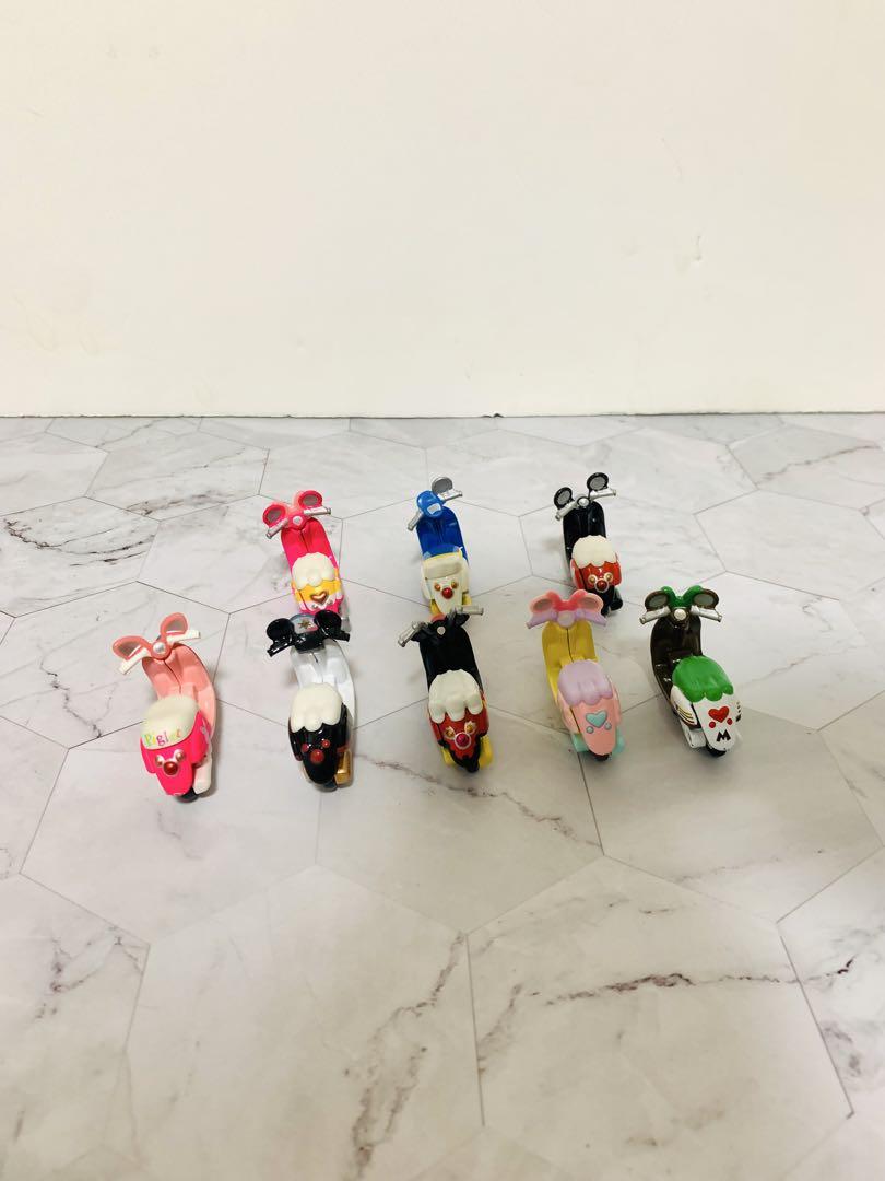 ディズニーキャラクター ミニスクーター 8個セット