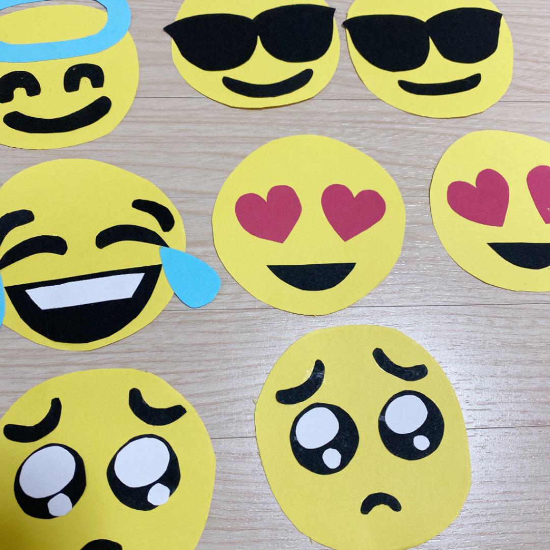 メルカリ ペーパークラフト ぴえん 画用紙 色紙 クラフト 布製品 380 中古や未使用のフリマ メルカリ ペーパークラフト ぴえん 画用紙 色紙 クラフト 布製品 380 中古や未使用のフリマ