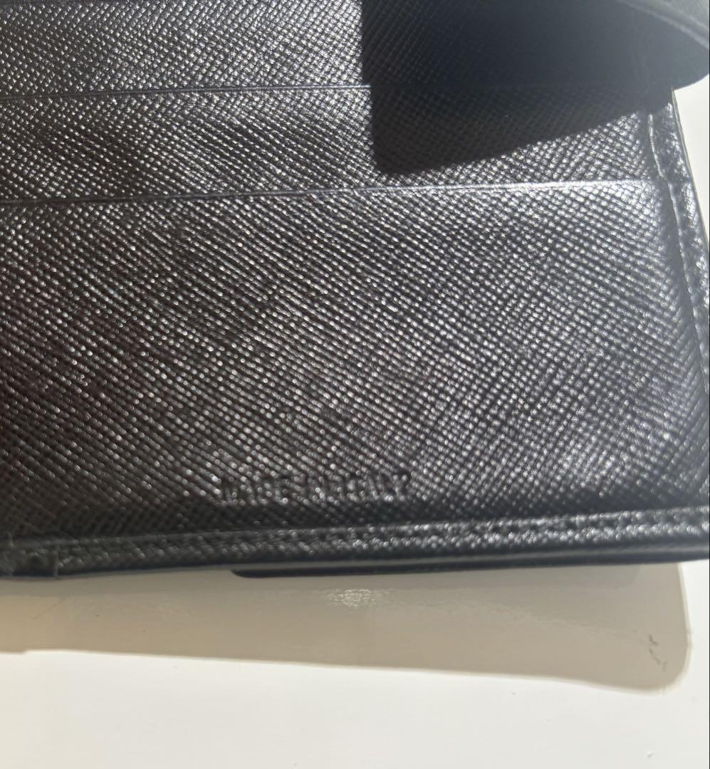 PRADAプラダ 折り財布 サフィアーノ レザーブラック 三角ロゴ
