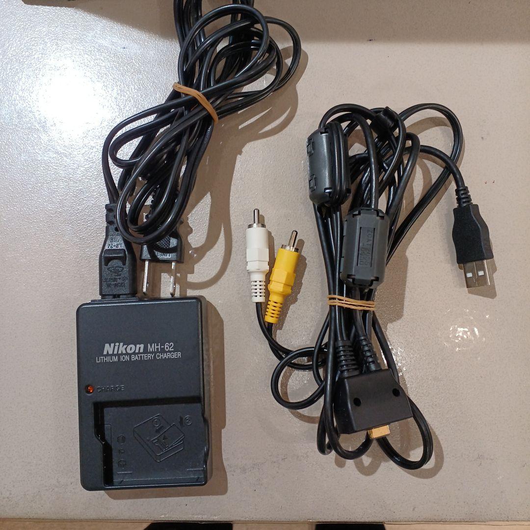 Nikon COOLPIX S51 シルバー コンパクトデジタルカメラ