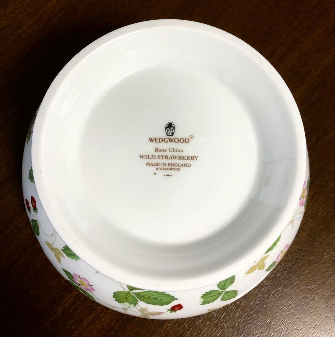 日本オーダー WEDGWOOD 花器 ワイルドストロベリー柄 ローズボウル www