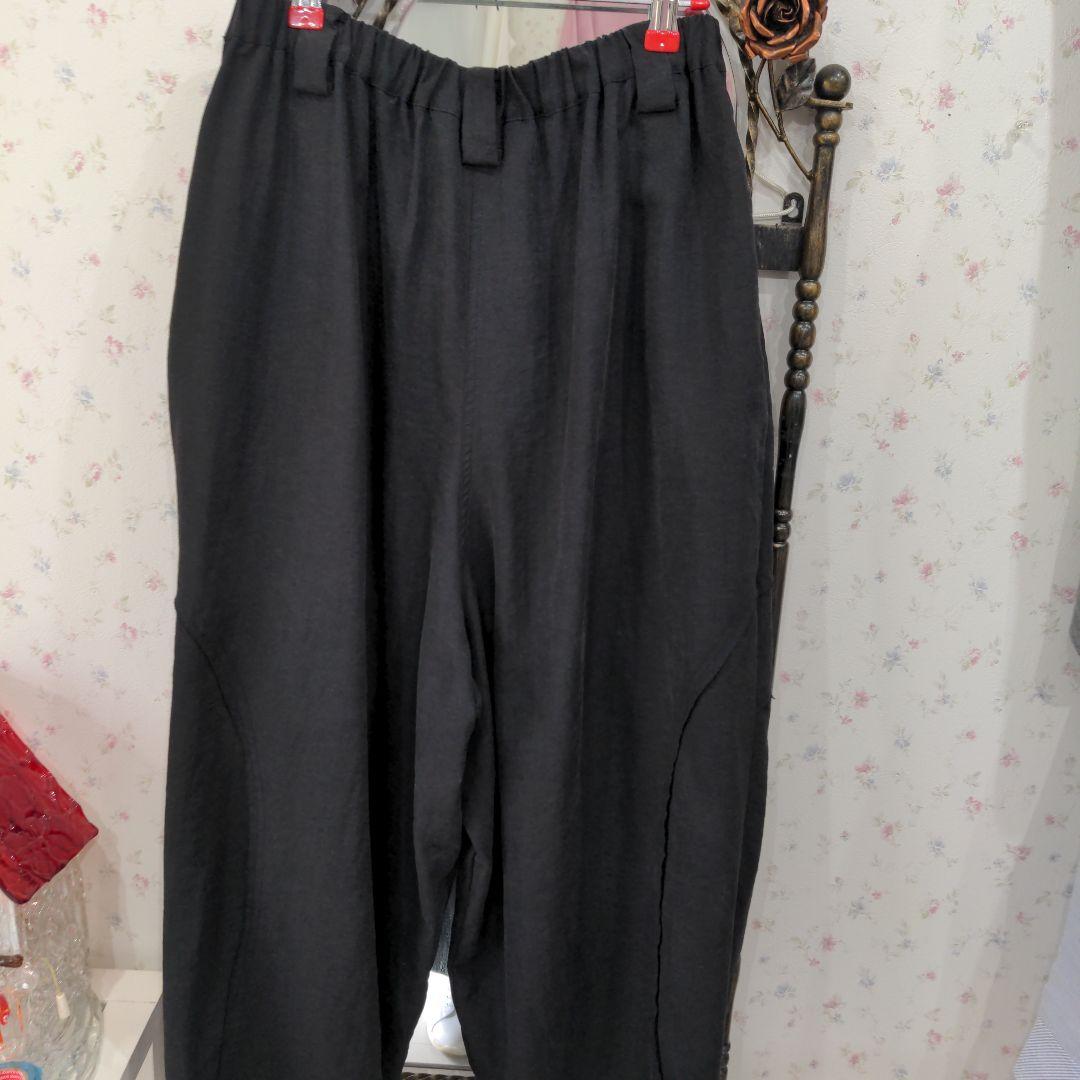 モユルの 黒 ワイドパンツ