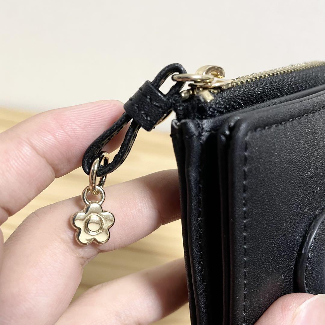 未使用品MARY QUANT マリークワント デイジーチャームポイントウォレット