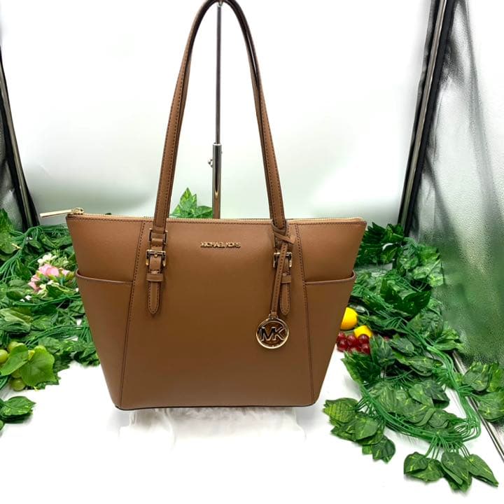 ☆国内最安値に挑戦☆ MICHAEL KORS マイケルコース のトートバッグが