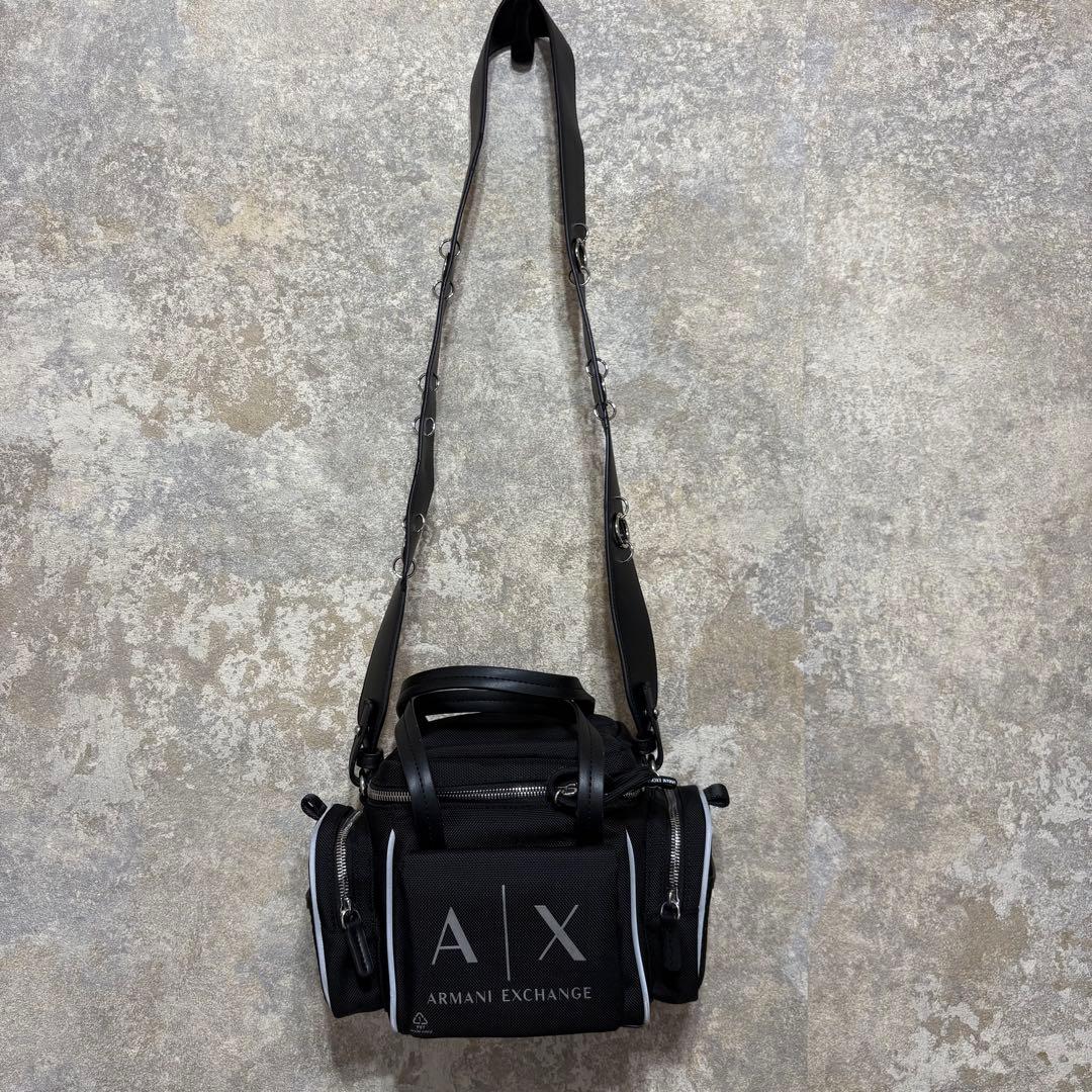 美品 ARMANI EXCHANGE ショルダーバッグ アルマーニエクスチェンジ 美品 ARMANI EXCHANGE ショルダーバッグ アルマーニエクスチェンジ