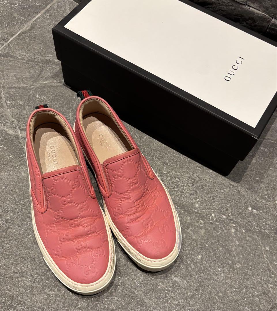 注目の新作♪【GUCCI】スリッポンスニーカー グッチ GG柄 ロゴ スリッポン スニーカー ピンク - メルカリ