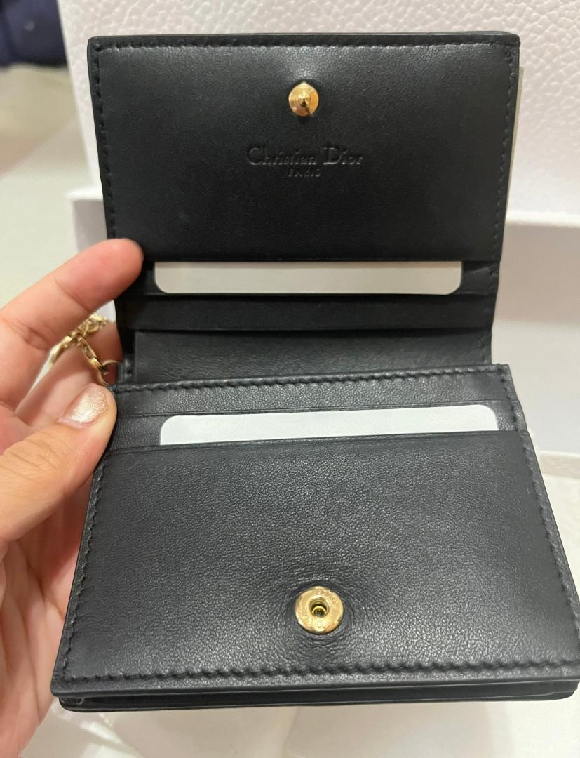 Dior ブラック キルティング 二つ折り財布 Dior ブラック キルティング 二つ折り財布 - メルカリ
