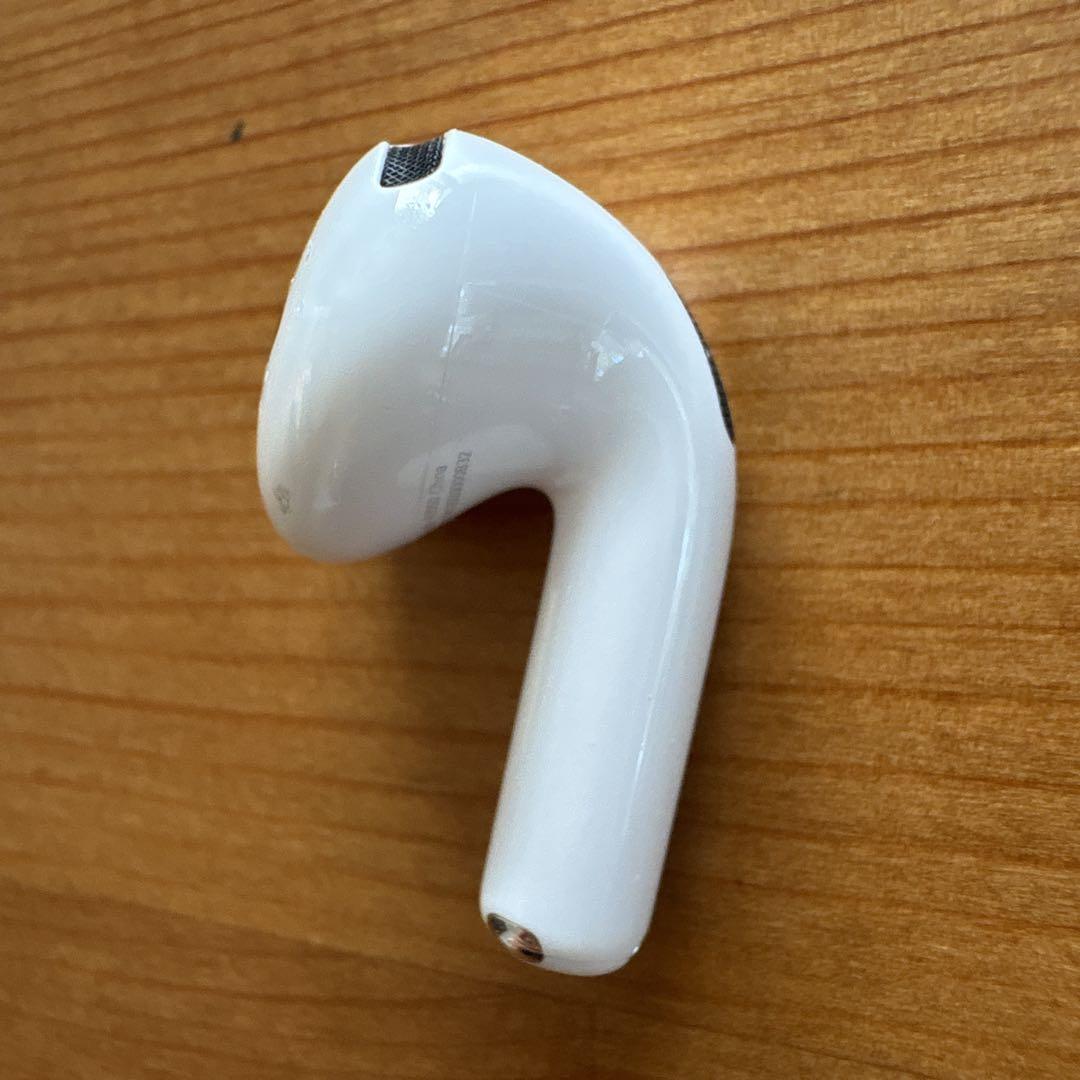 AirPods本体 右耳用 ホワイト AirPods 右耳用 ホワイト - メルカリ
