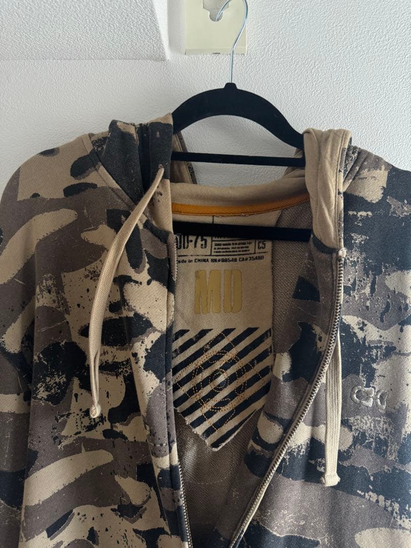 オークリー スカルライン カモフラージュ パーカー 2000年代 Mサイズ オークリー スカルライン カモフラージュ パーカー 2000年代 Mサイズ