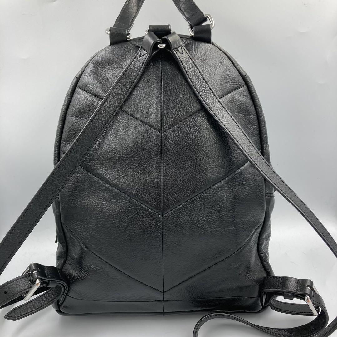 ディーゼル 良品 LE-ZIPPER レザー ユニセックス リュック ブラック DIESEL／ディーゼル】より LE-ZIPPERLE-ON レザーリュックのご