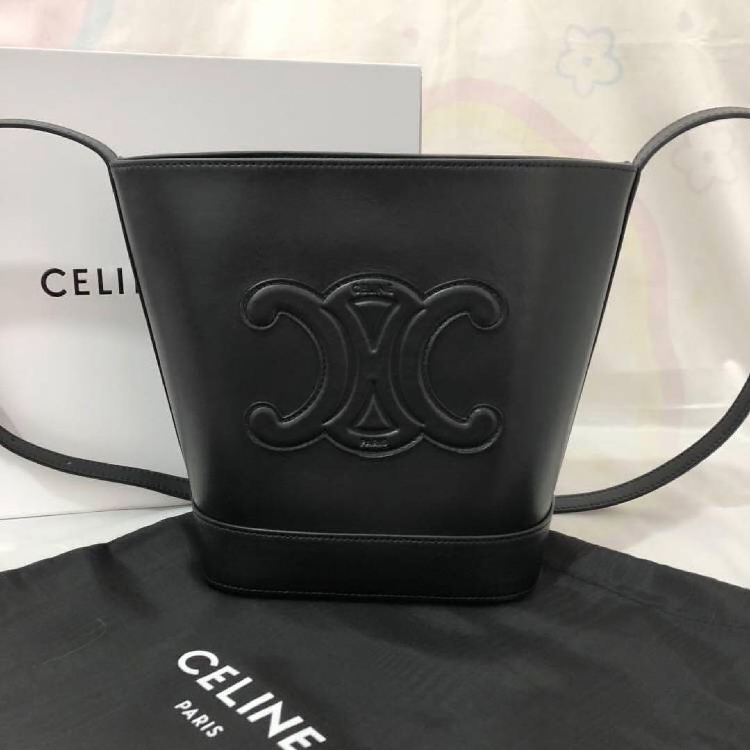 CELINE セリーヌ スモール バケット キュイル トリオンフ - メルカリ