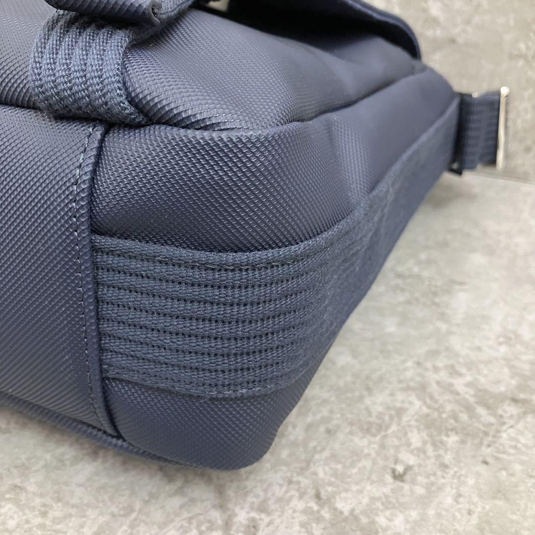 美品】ラコステ LACOSTE メッセンジャーバッグ ショルダーバッグ