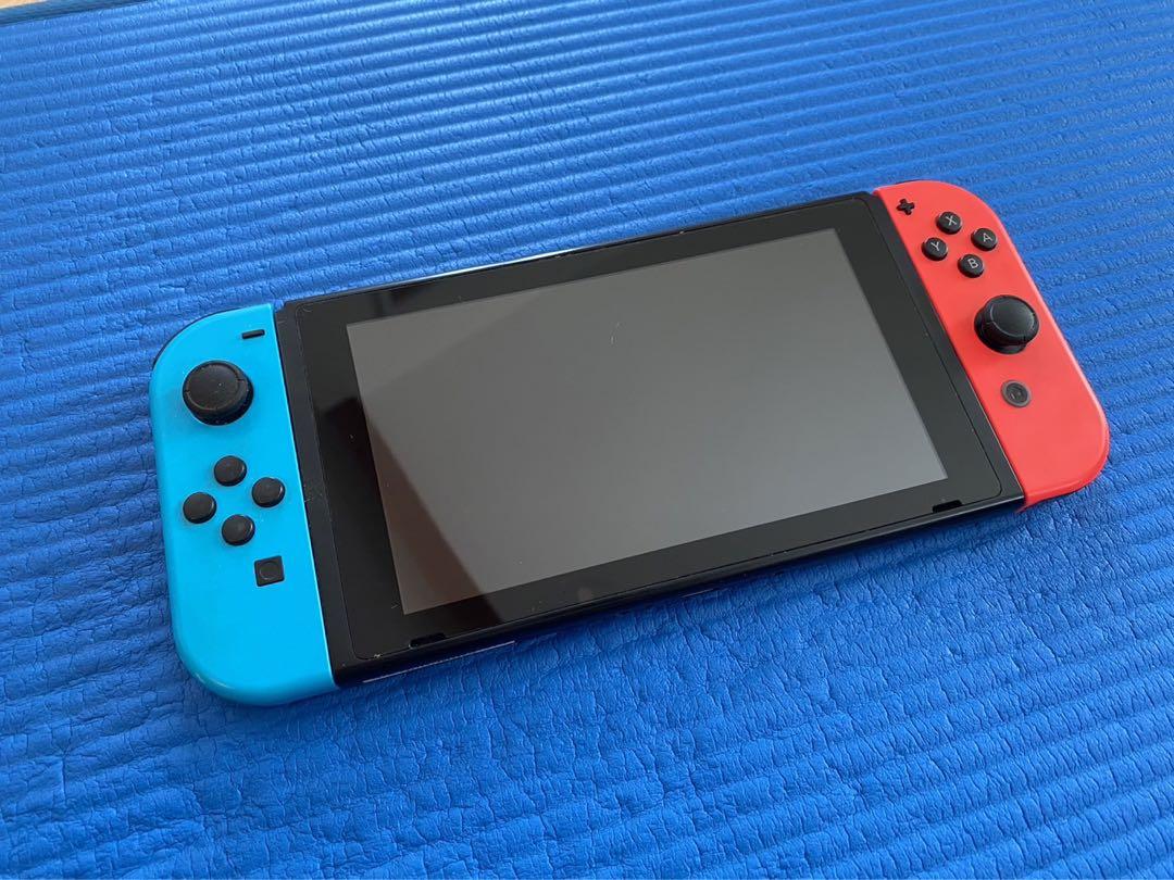 流行に  Switch プロコンと専用カバーとソフト付き！お得 スイッチ本体 Nintendo Switch