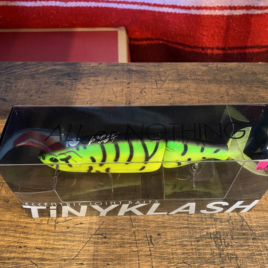 新品未使用 TiNYKLASH ヴィレッジタイガーVILLAGE TIGER 新品未使用 TiNYKLASH ヴィレッジタイガーVILLAGE TIGER