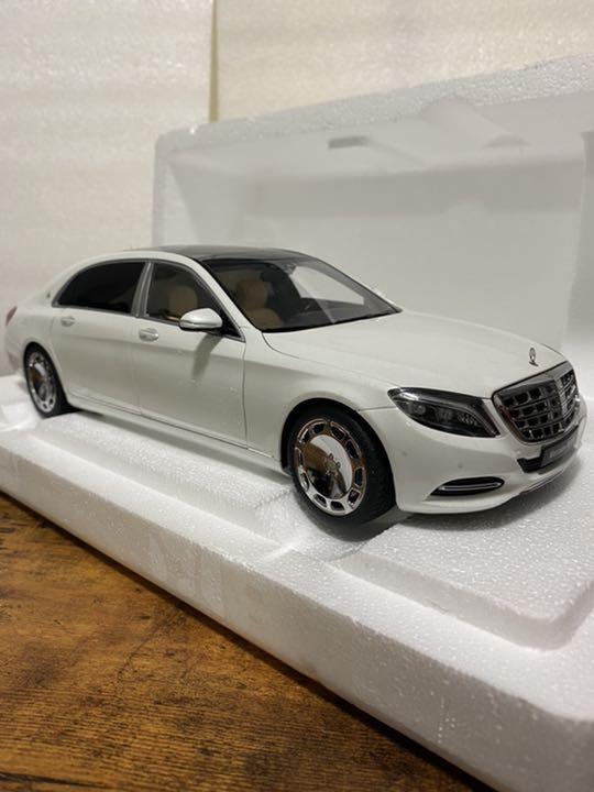 Autoart Mercedes-Maybach S-klasse 1/18
