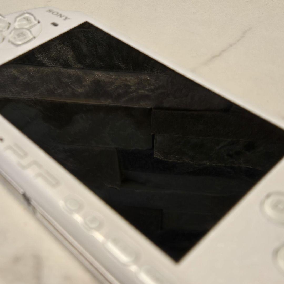 PSP 3000 本体 箱あり　美品　パール・ホワイト