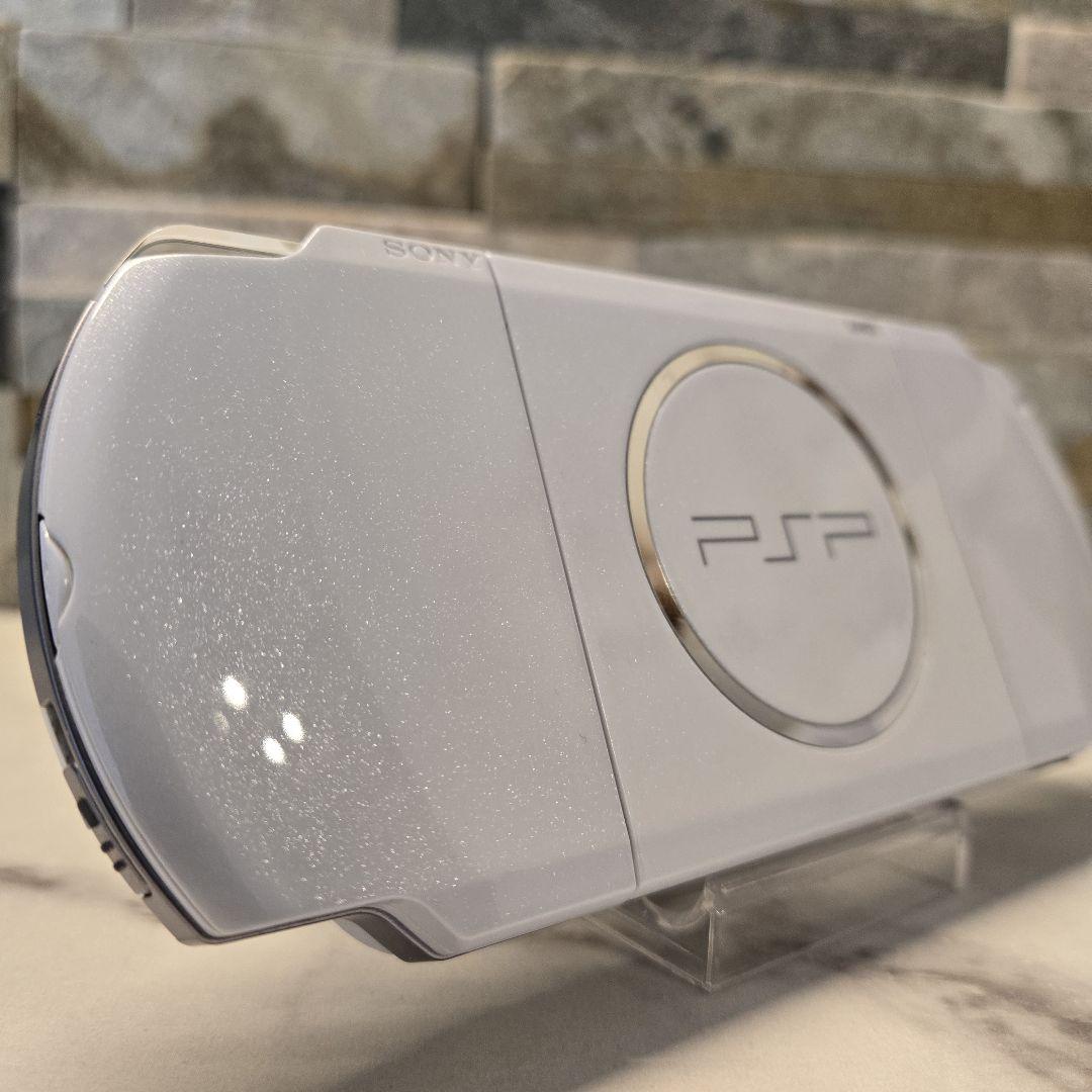 PSP 3000 本体 箱あり　美品　パール・ホワイト