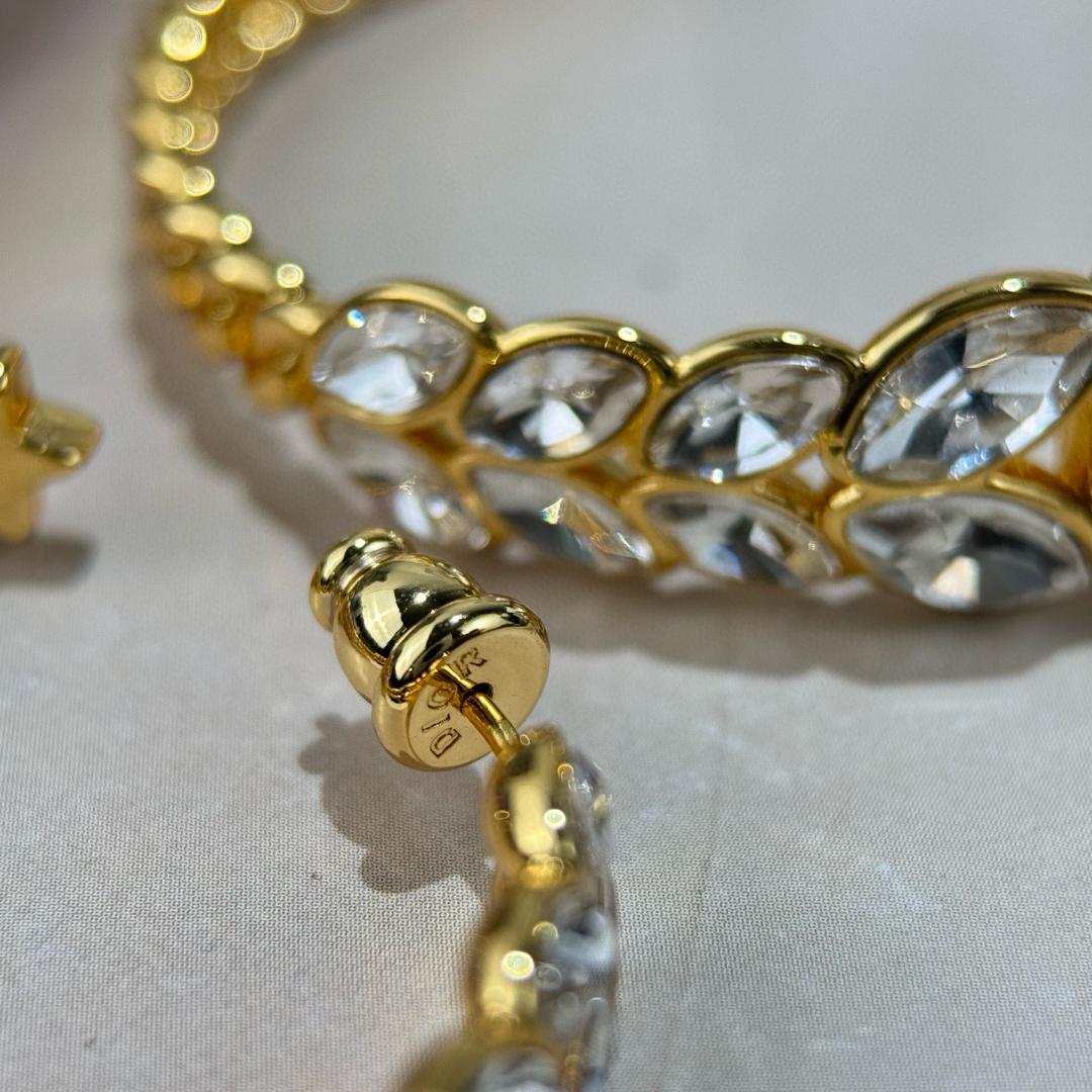 Montaigne Prestige