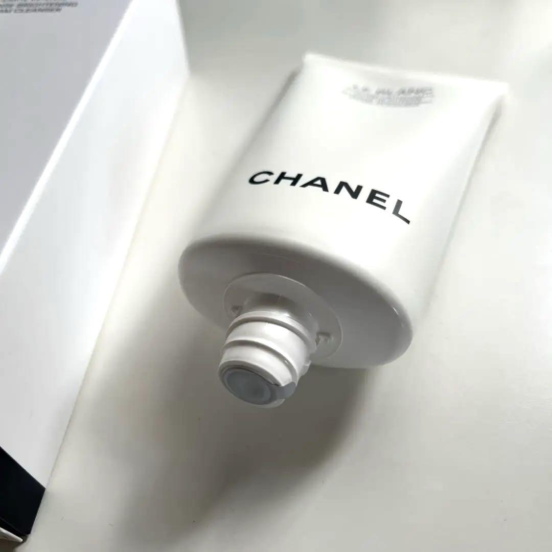 新品・未使用　CHANEL ルブラン フォームクレンザー　150m l
