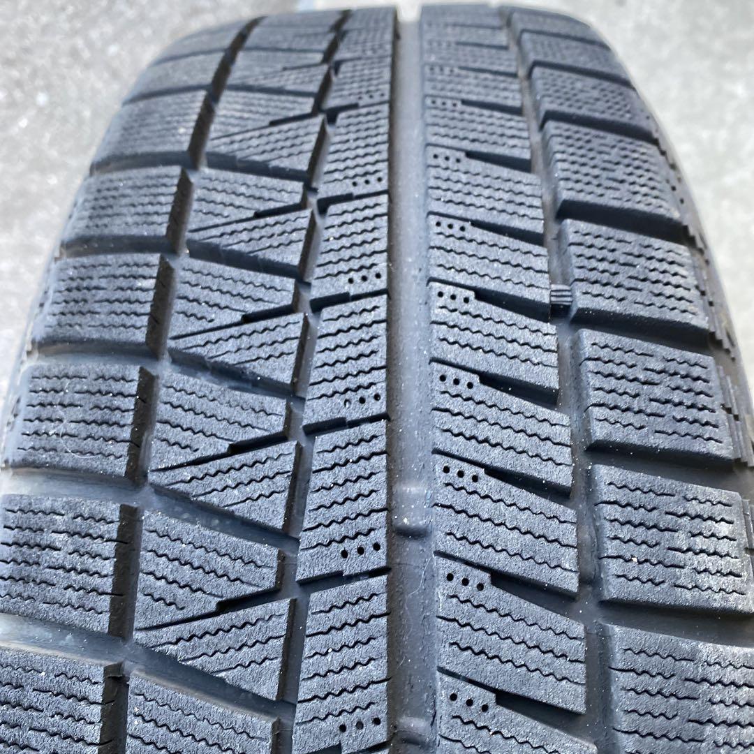 中古ブリヂストンスタッドレスタイヤセット205/65R16_画像1