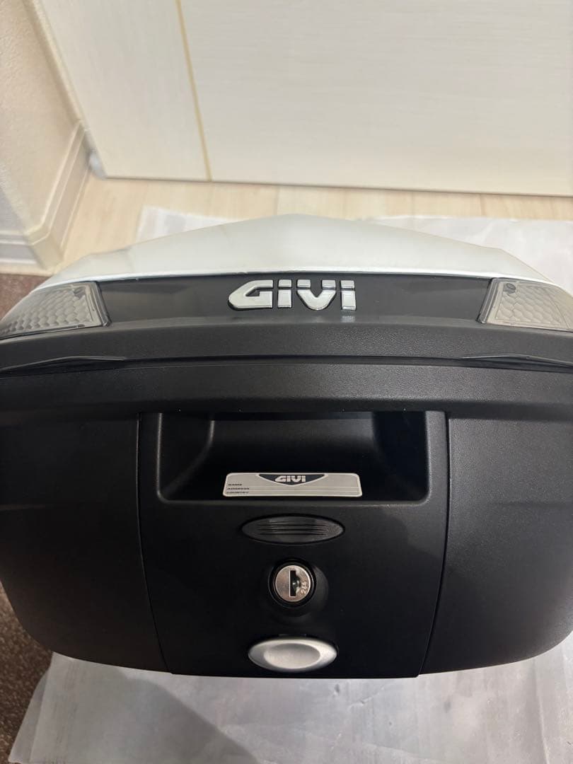 パールホワイト スモークレンズ