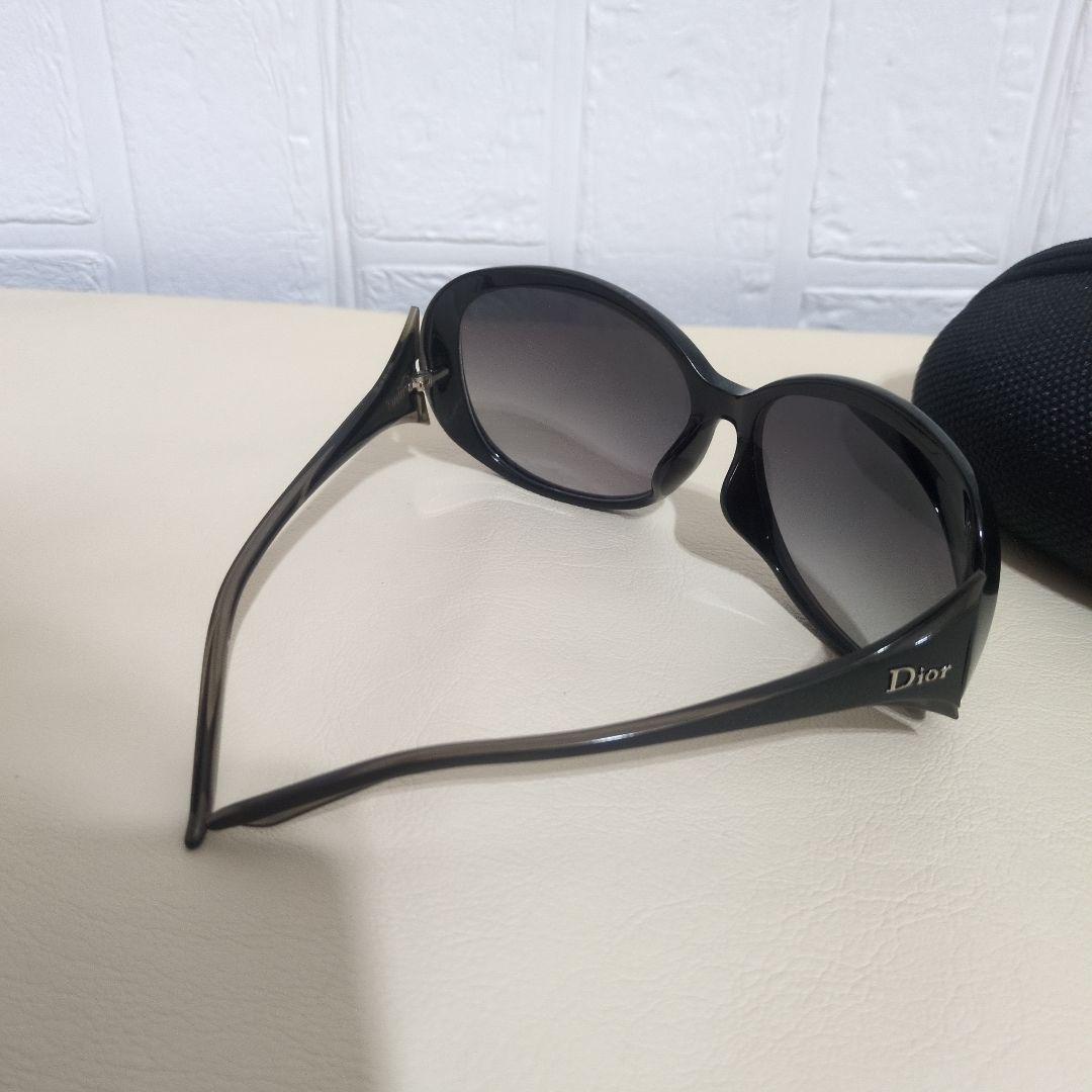 美品✨Dior ディオール　サングラス　CDロゴ　ブラック×シルバー　度なし 美品✨Dior ディオール サングラス CDロゴ ブラック×シルバー 度なし
