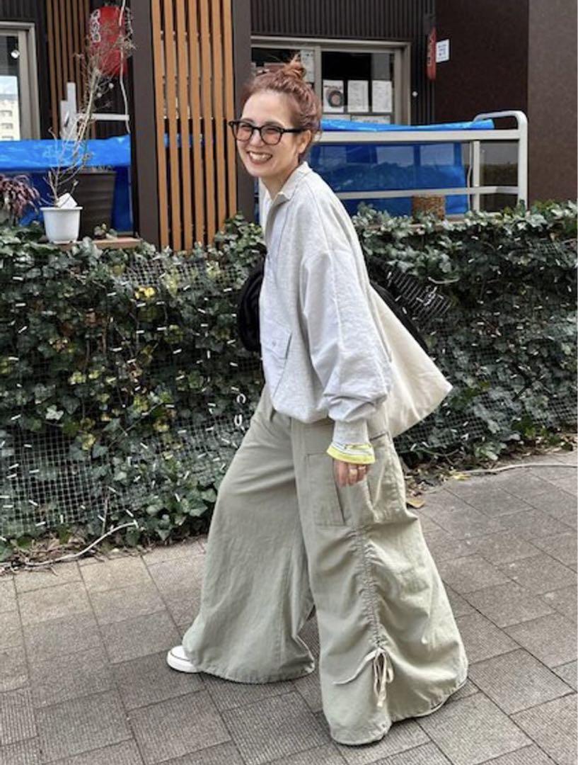 ニコアンド 人気スタッフプロデュース フレアカーゴパンツ
