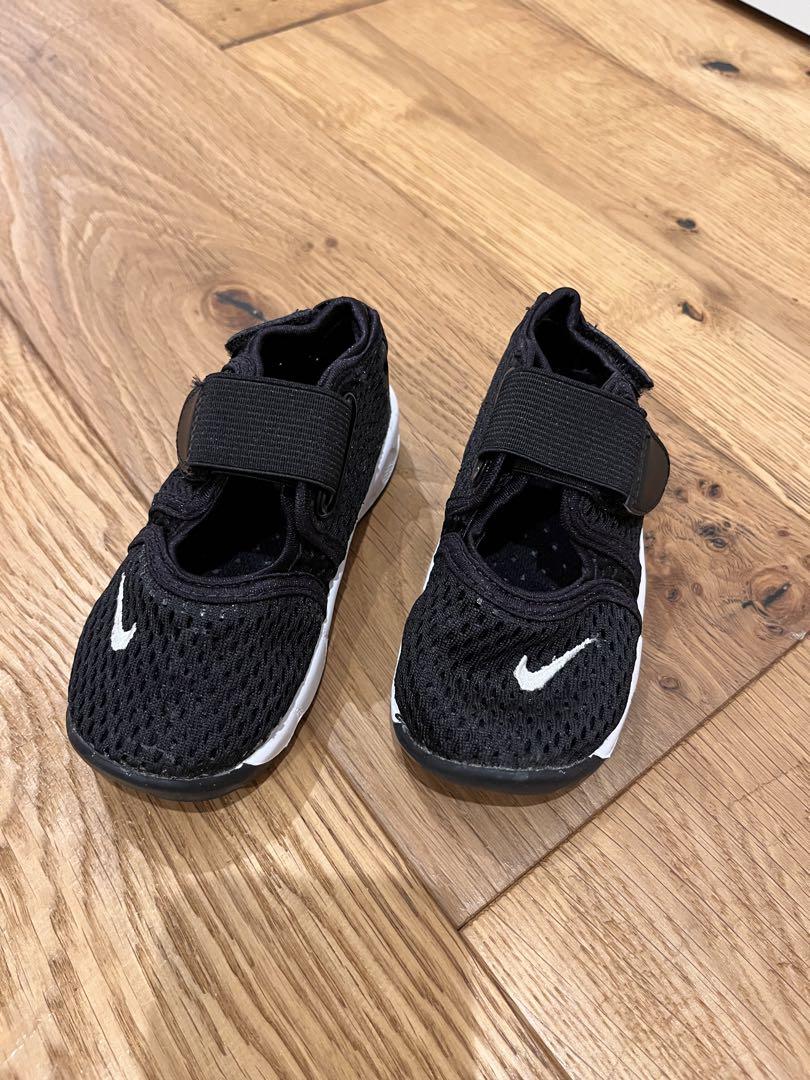 NIKE エアリフト キッズサンダル ブラック - メルカリ