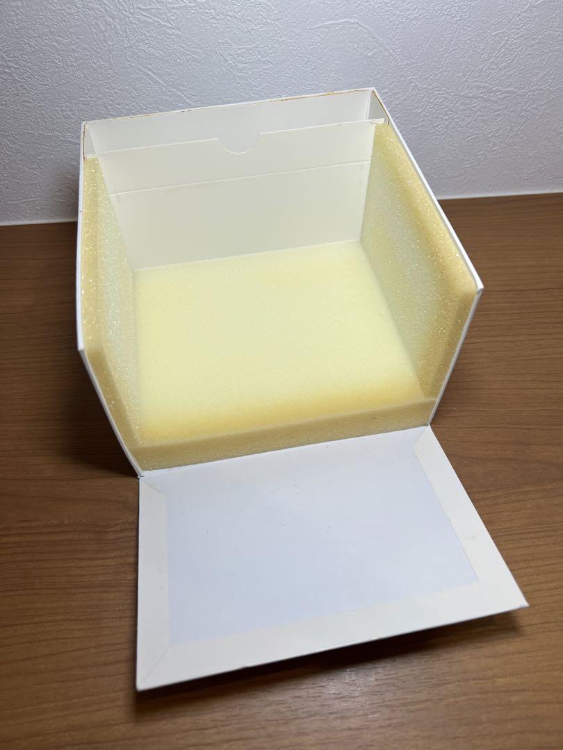 オメガ　時計の外箱、木箱、説明書、カードのみ オメガ】付属品箱の違いについて ～一般的な3番箱 新旧編