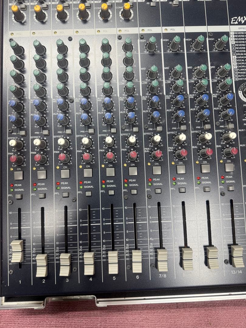 極美品★ケース付★YAMAHA POWER MIXER EMX5014Cミキサー 極美品★ケース付★YAMAHA POWER MIXER EMX5014Cミキサー