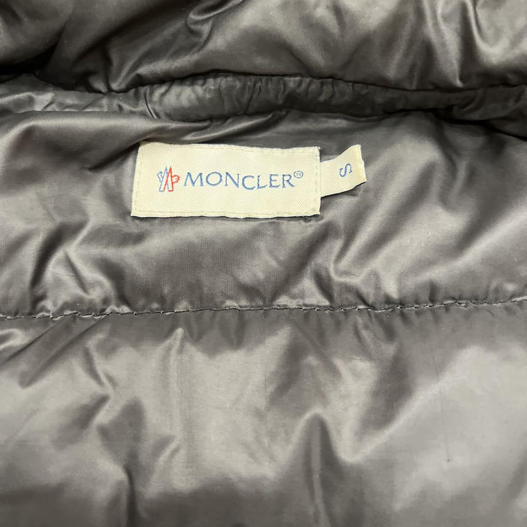Moncler モンクレール　ニットとダウンのジップアップカーディガン