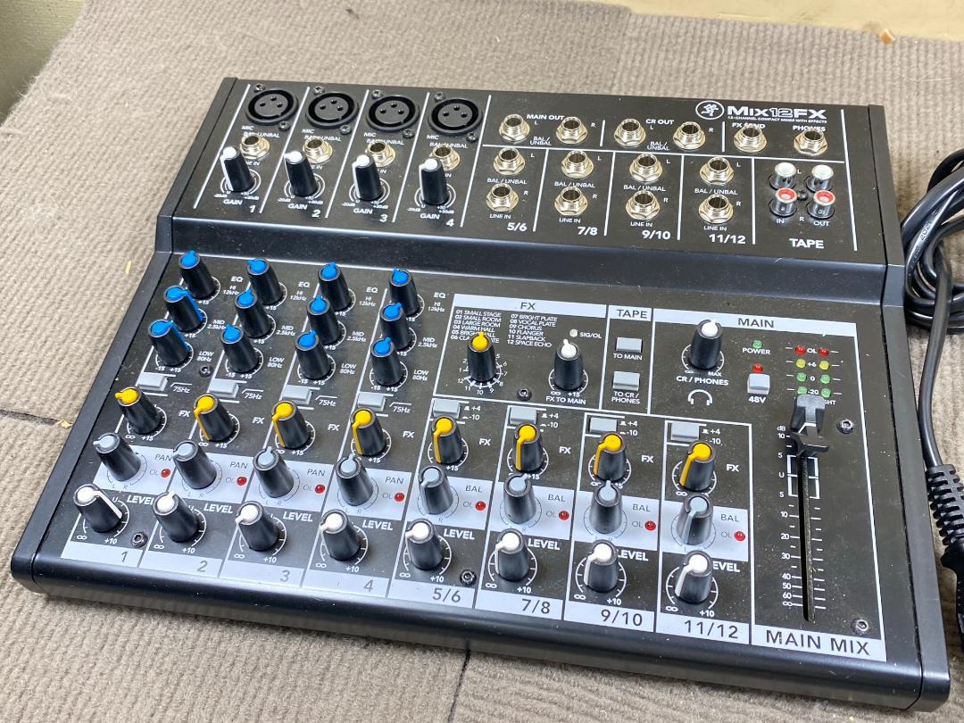 02 mackie mix12FX ミキサー