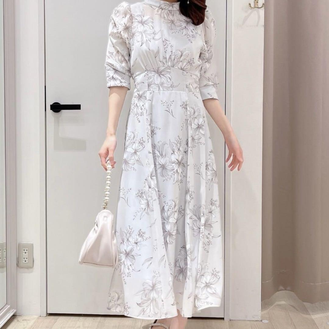 【美品】ノエラ　リリーフラワー　ワンピース　S ライトグリーン　花柄　Aライン