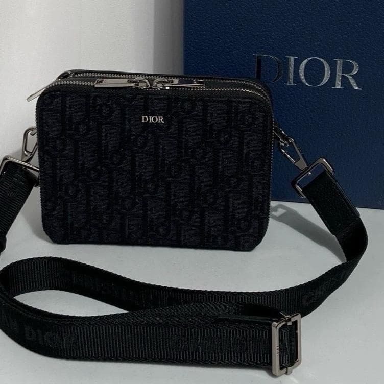 Dior ブラック ショルダーバッグ 箱付き