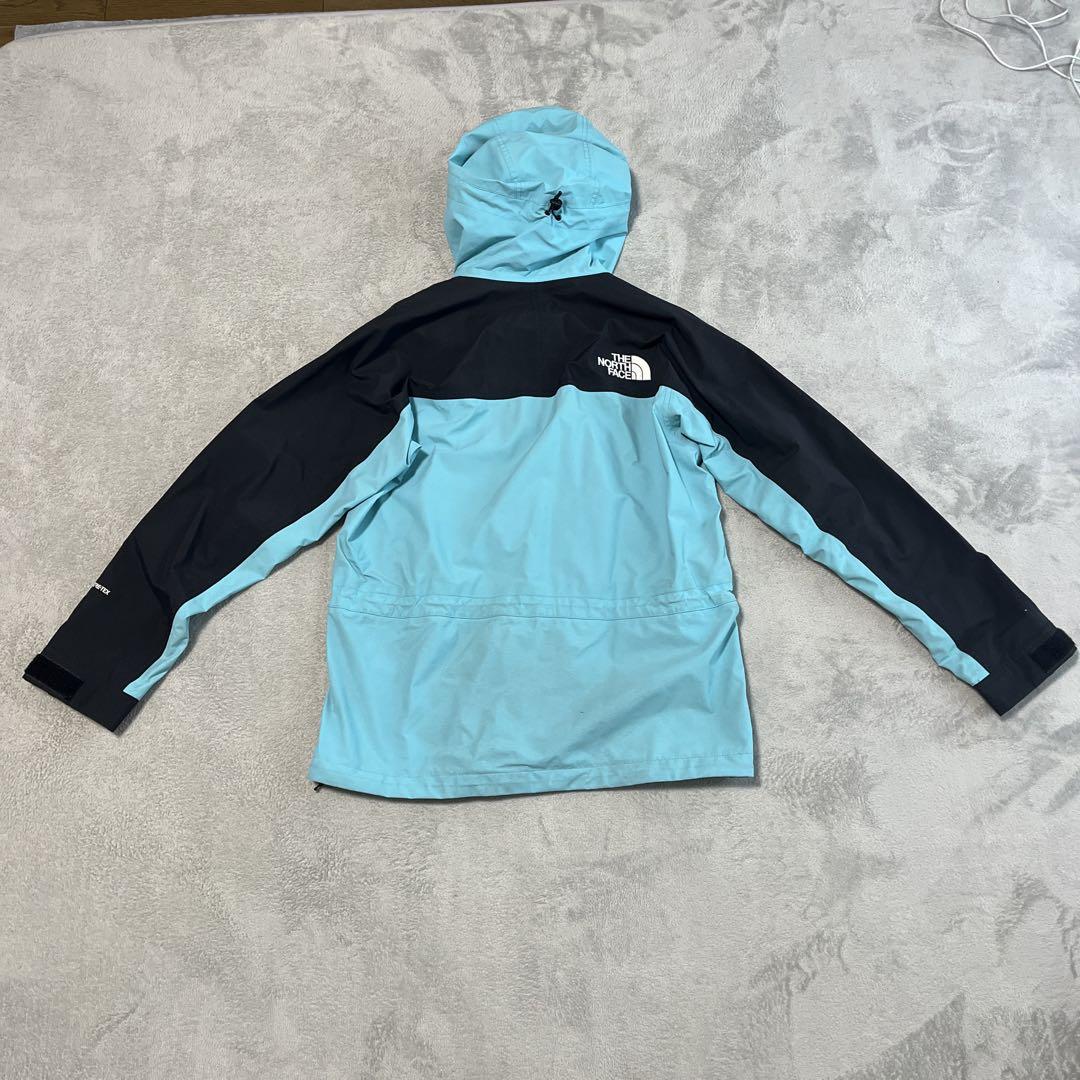 THE NORTH FACE マウンテンパーカー 水色/黒