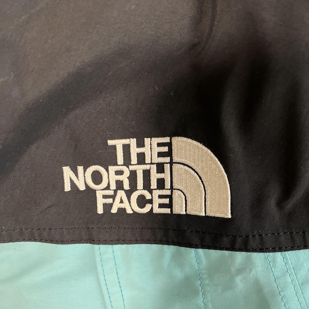 THE NORTH FACE マウンテンパーカー 水色/黒
