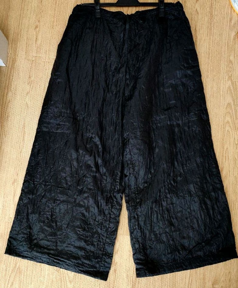 【新品未使用】メゾンドソイル黒 ワイドパンツ 紐付き