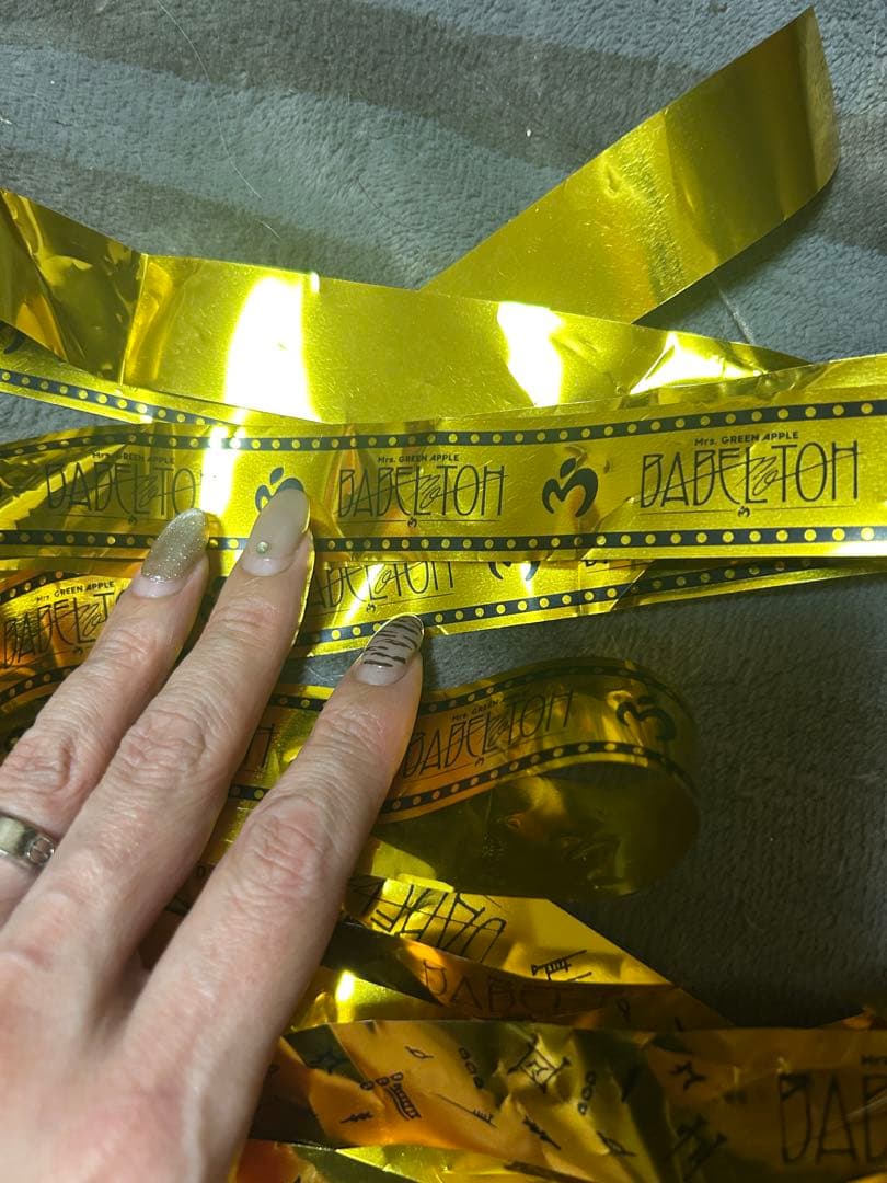 Mrs. GREEN APPLE ペンライト 2本セットとテープ2本、お手紙 Mrs. GREEN APPLE ペンライト 2本セットとテープ2本、お手紙