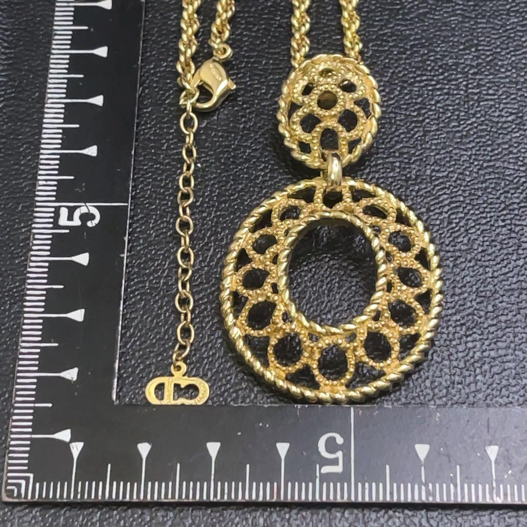 透かし彫り ゴールドネックレス