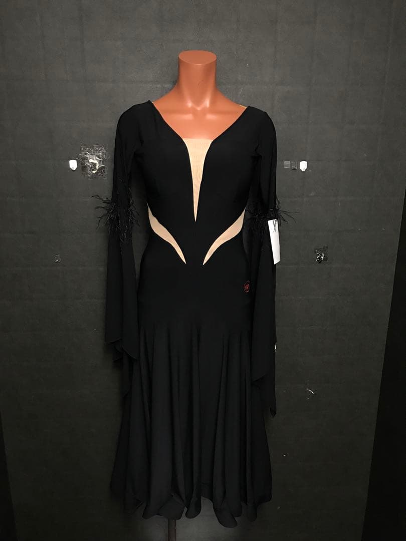 黒ワンピース3280目立った傷や汚れなし