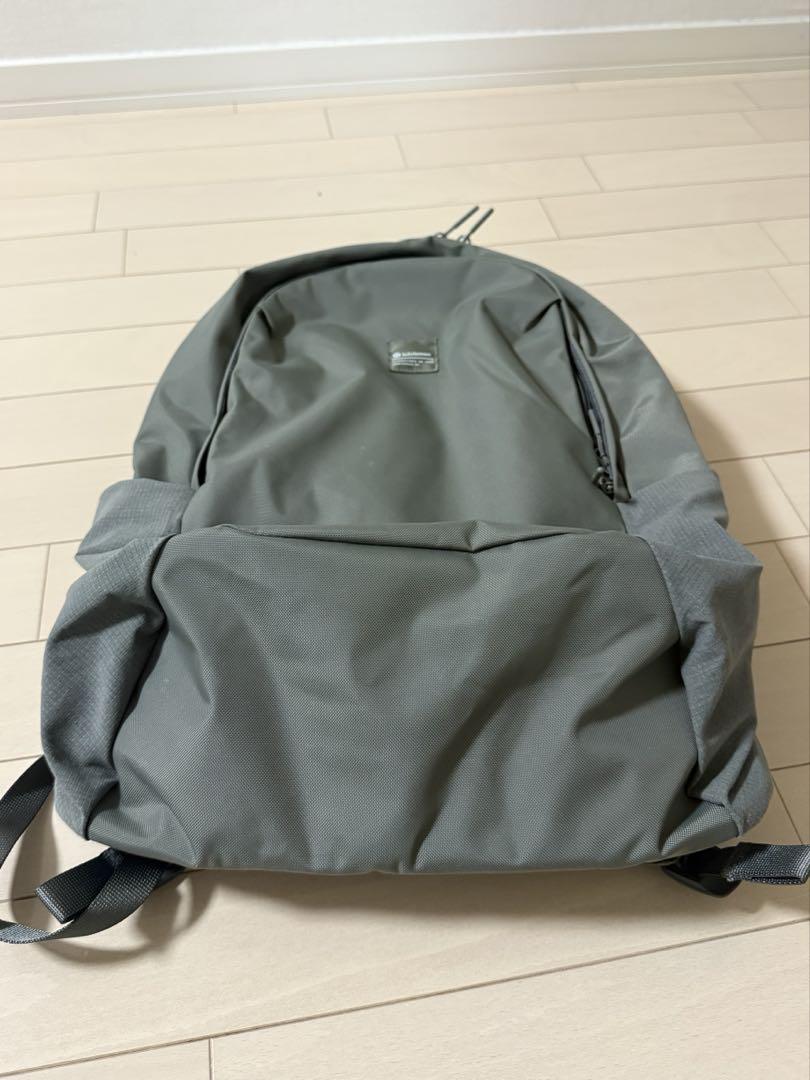 【美品】Lululemonグレーバックパック(男女兼用)